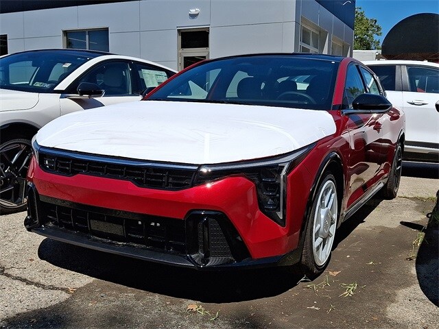 2025 Kia K4 GT-Line photo 3