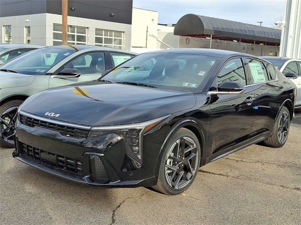 New 2025 Kia K4 GT-Line Sedan