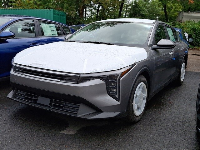 2025 Kia K4 LXS photo 2