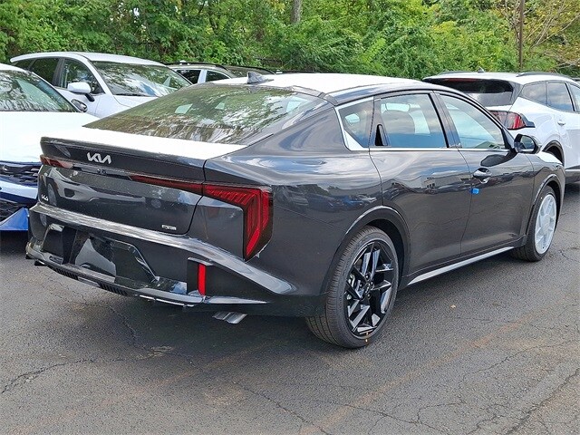 2025 Kia K4 GT-Line Turbo photo 3