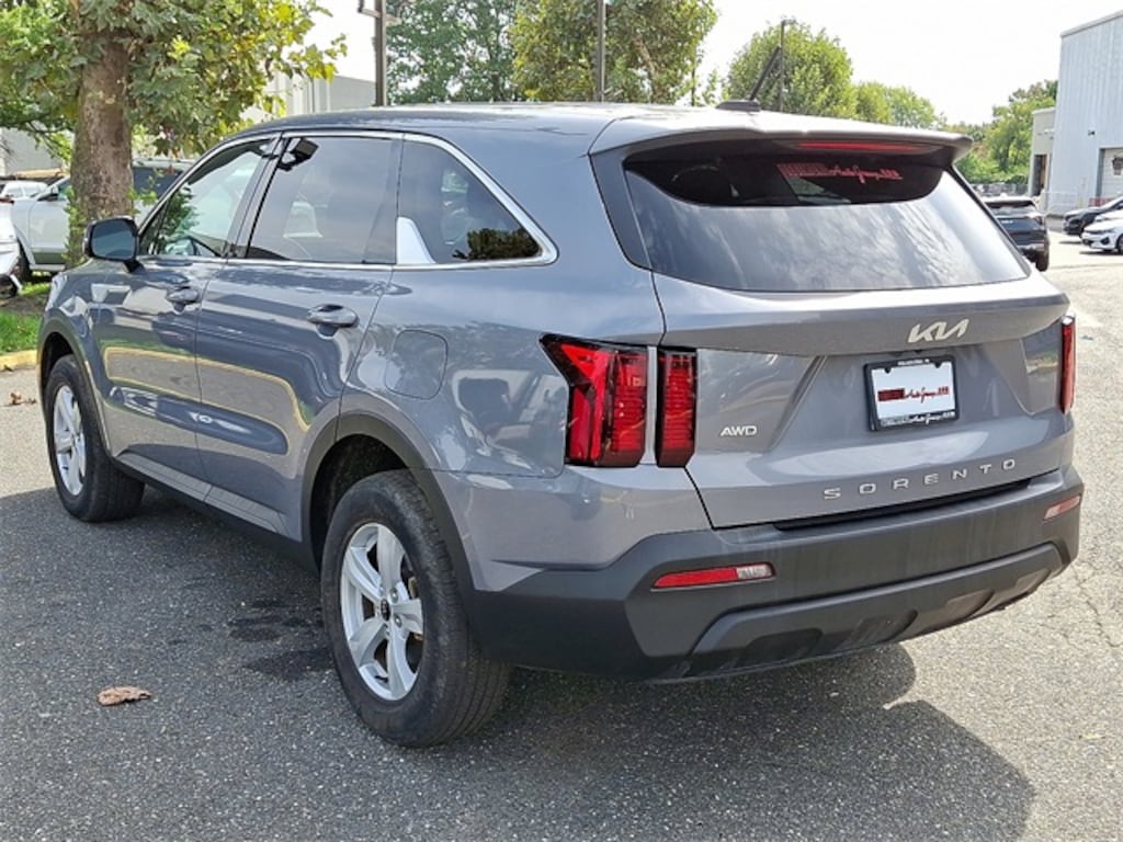 Certified 2022 Kia Sorento LX SUV