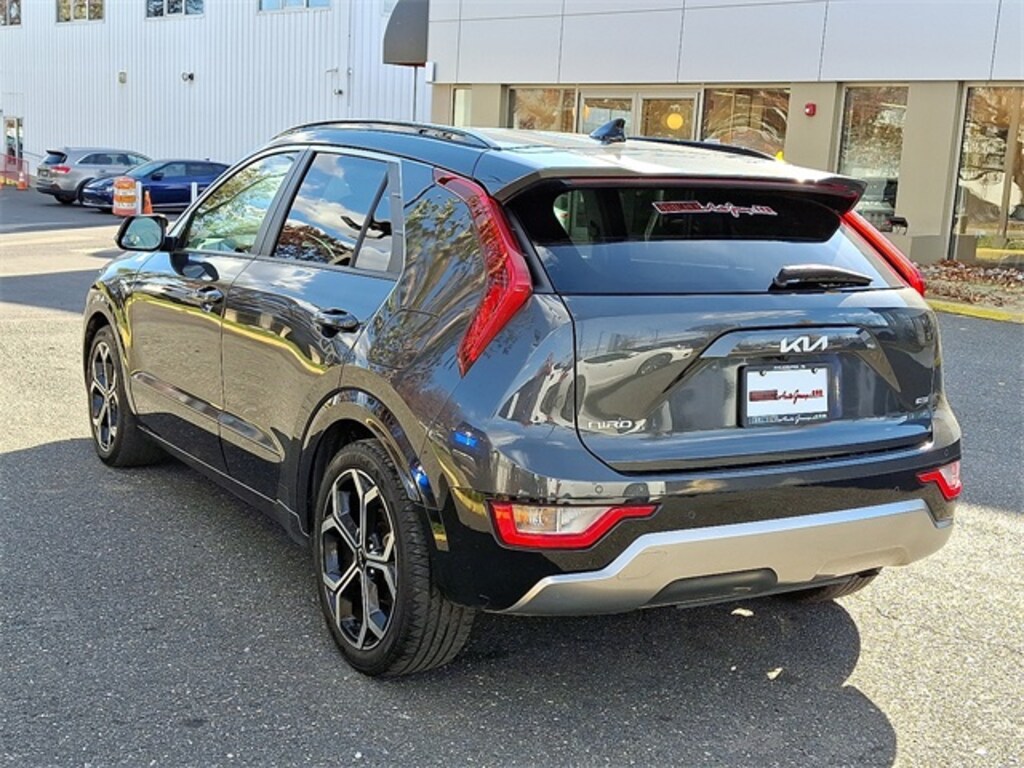 Certified 2023 Kia Niro EX Touring SUV