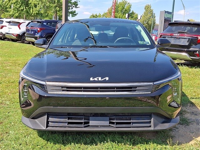 2025 Kia K4 LX photo 2