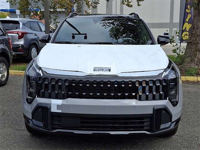 2026 Kia Sportage Plug-In Hybrid X-Line photo 2