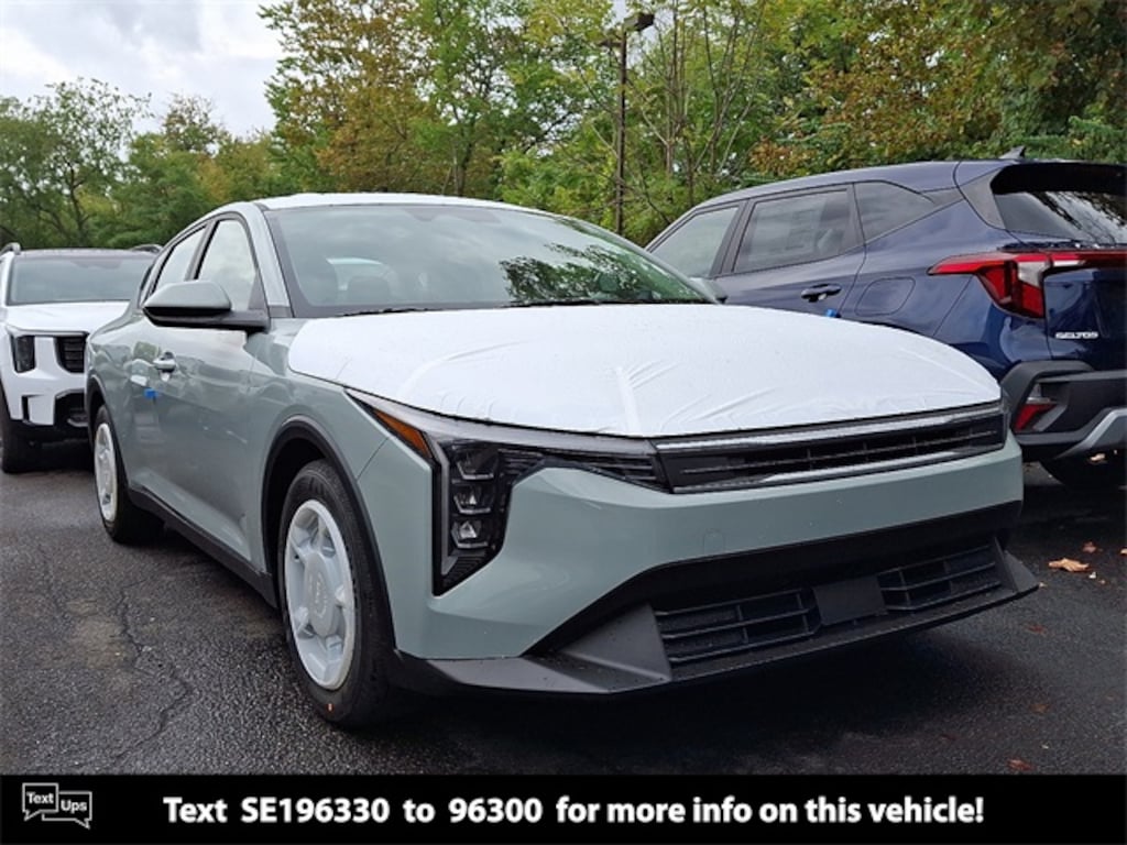 New 2025 Kia K4 LXS Sedan