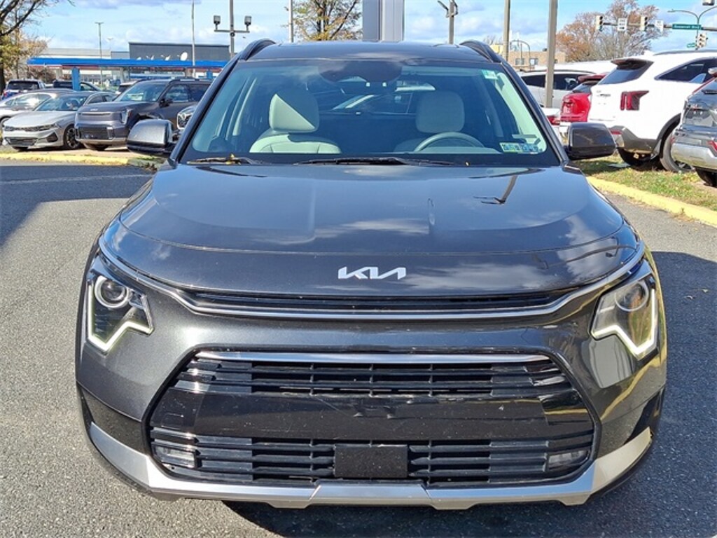 Certified 2023 Kia Niro EX Touring SUV
