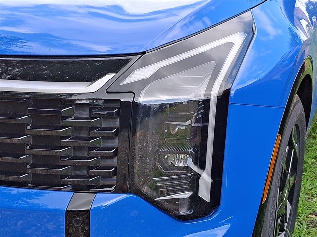 2026 Kia Sportage SX photo 4