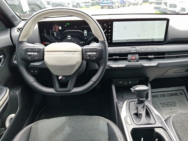 2025 Kia K4 GT-Line - Photo 11