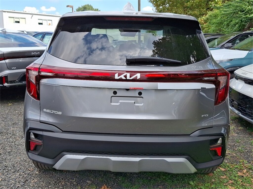 New 2026 Kia Seltos LX SUV