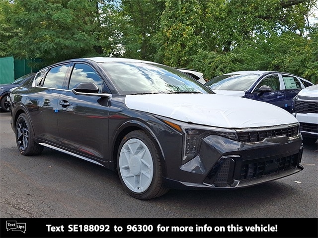 2025 Kia K4 GT-Line Turbo's photo