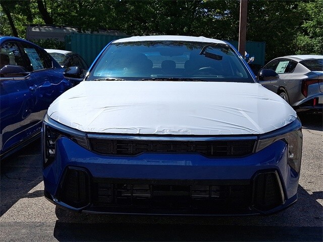 2025 Kia K4 GT-Line photo 2