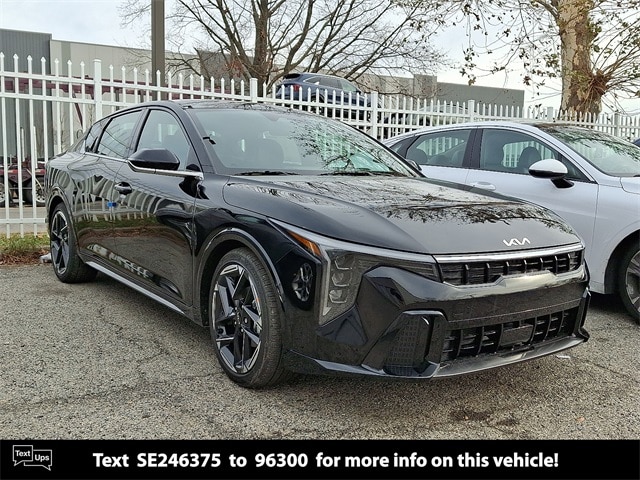 2025 Kia K4 GT-LINE's photo