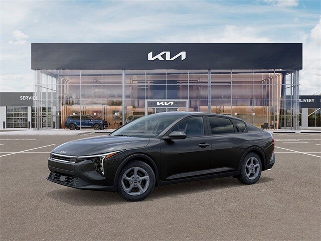 2025 Kia K4 LXS photo 2
