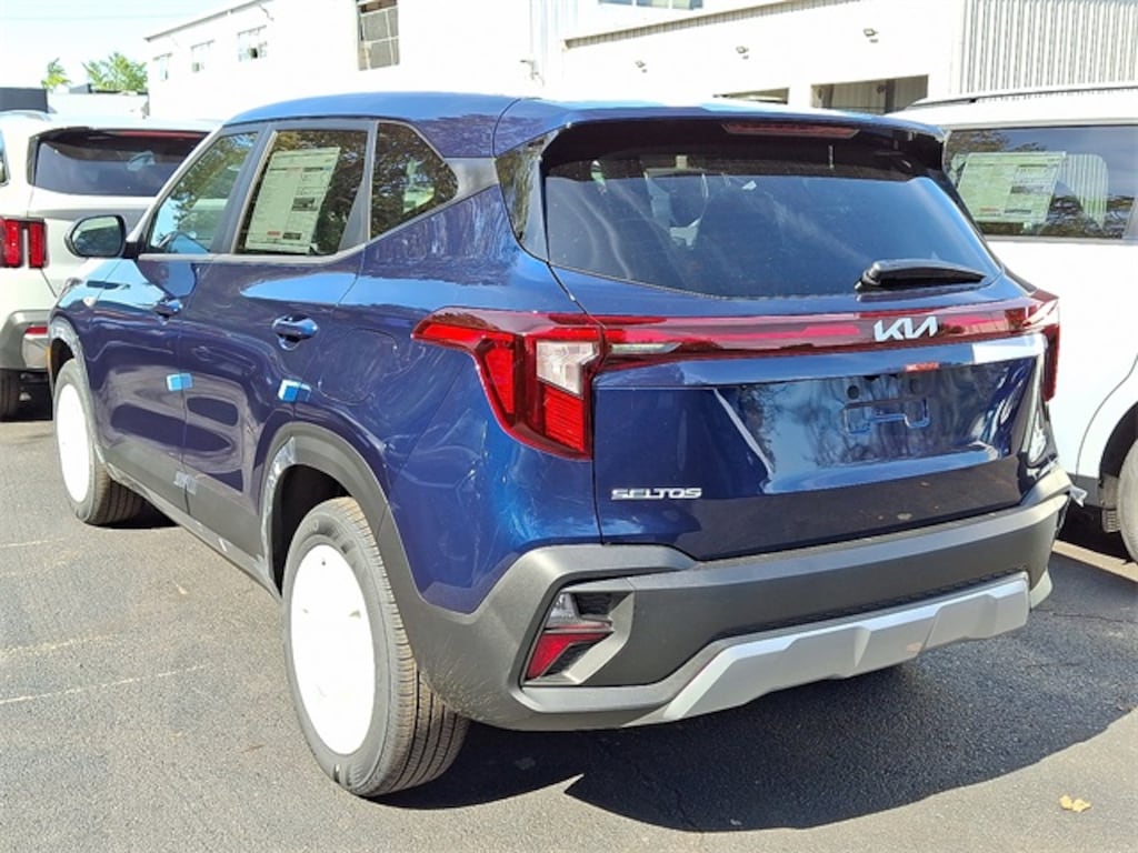 New 2026 Kia Seltos LX SUV