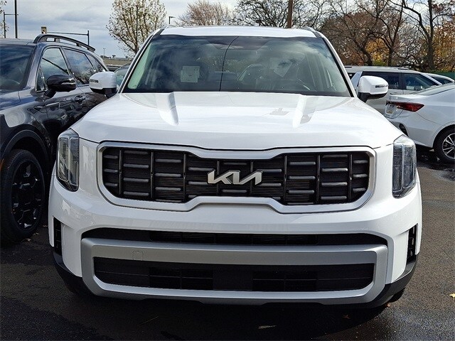 2025 Kia Telluride S photo 2
