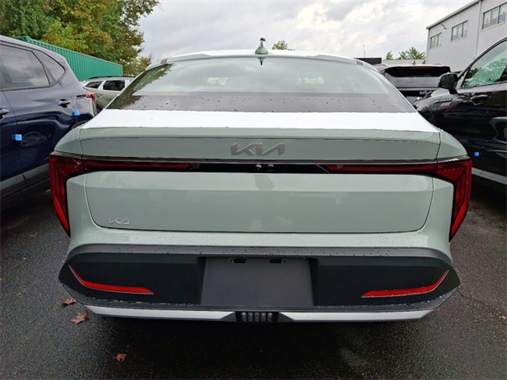 New 2025 Kia K4 LXS Sedan