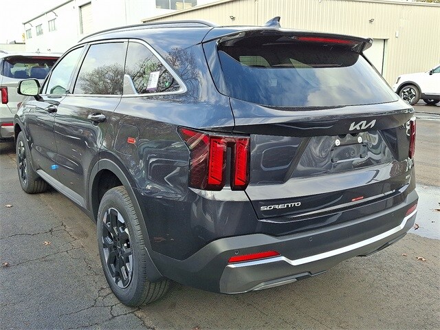 2026 Kia Sorento S photo 3