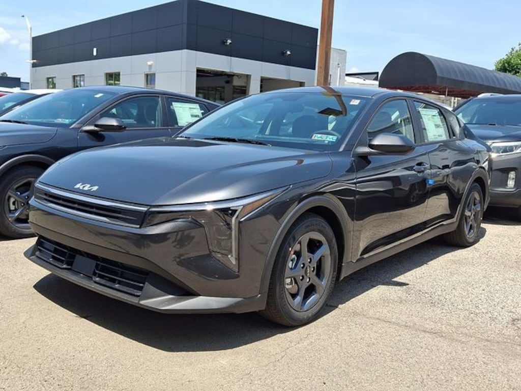 New 2026 Kia K4 LXS Sedan