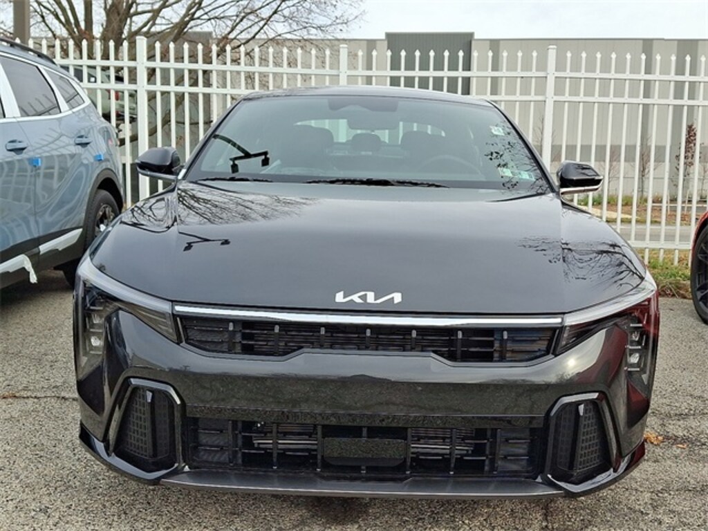 New 2025 Kia K4 GT-Line Sedan
