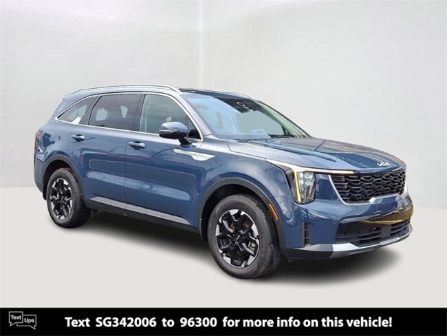 2025 Kia Sorento S SUV