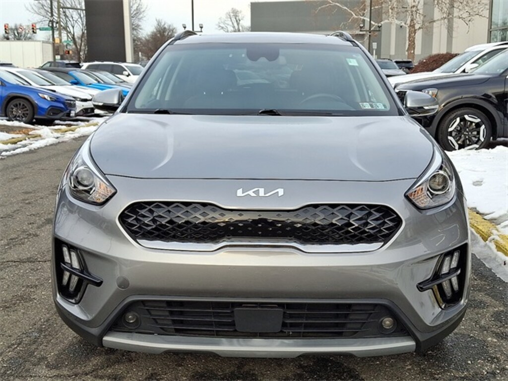 Used 2022 Kia Niro Touring SE SUV