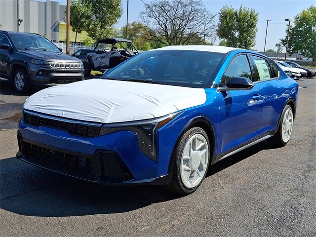 2025 Kia K4 GT-Line Turbo photo 2