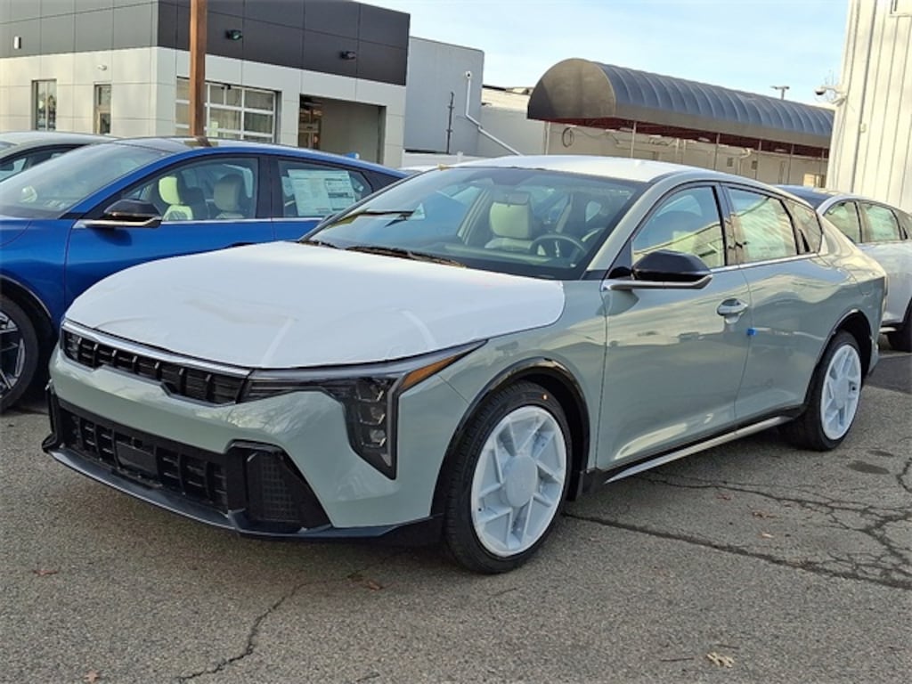 New 2025 Kia K4 GT-Line Sedan