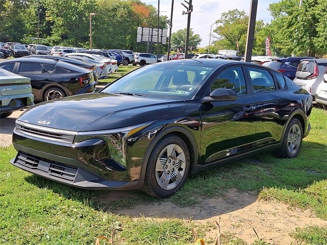 2025 Kia K4 LX photo 3