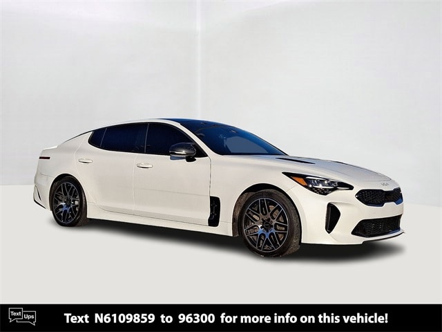 2022 Kia Stinger GT-Line's photo