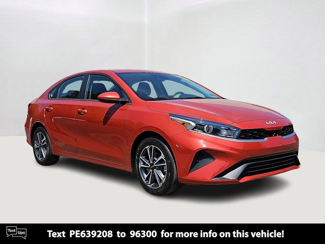 2023 Kia Forte LXS AT's photo
