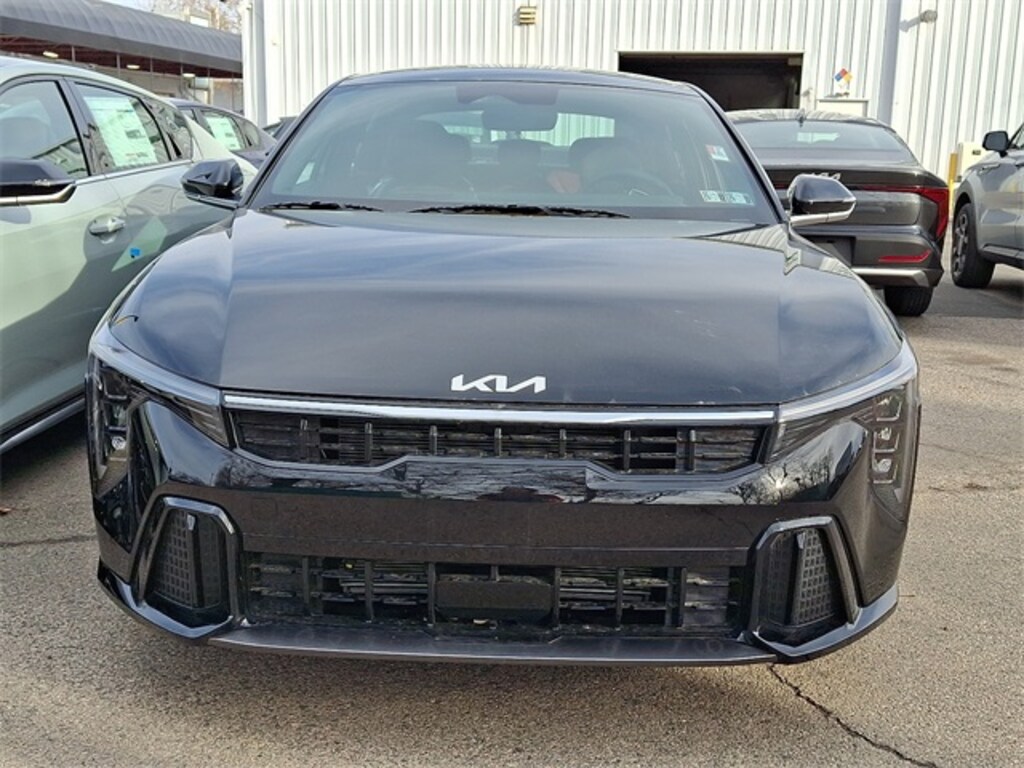 New 2025 Kia K4 GT-Line Sedan
