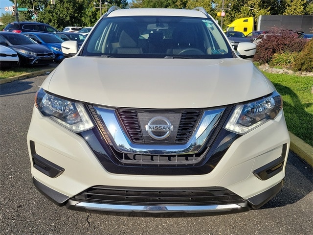 Used 2017 Nissan Rogue SV with VIN KNMAT2MV4HP599680 for sale in Philadelphia, PA