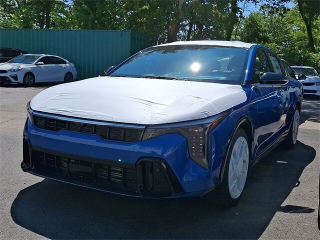 2025 Kia K4 GT-Line Turbo photo 3