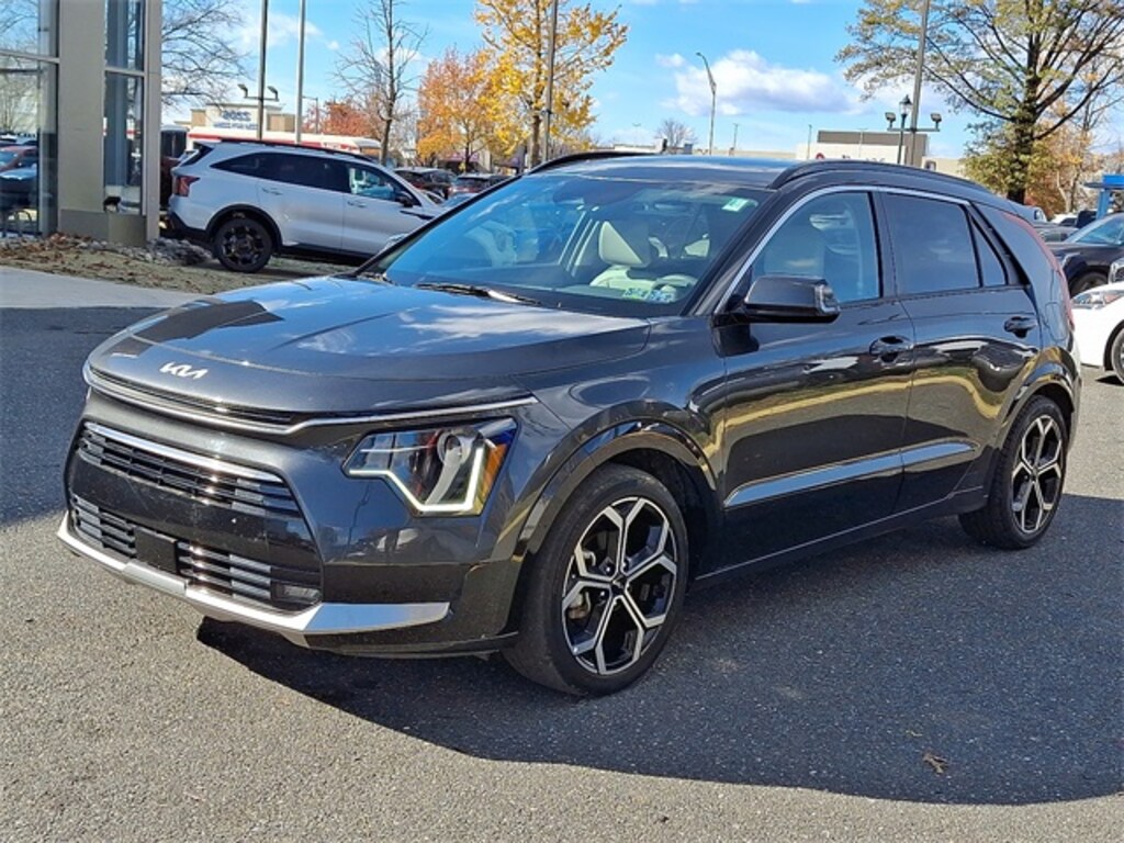 Certified 2023 Kia Niro EX Touring SUV