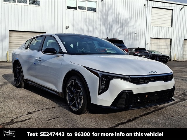 2025 Kia K4 GT-LINE's photo