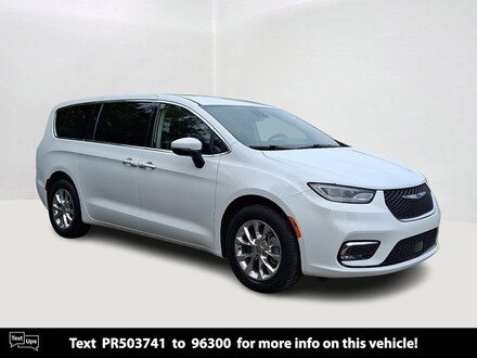 2023 Chrysler Pacifica Touring L Van Passenger Van
