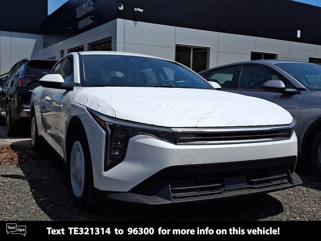 2026 Kia K4 LXS AT's photo