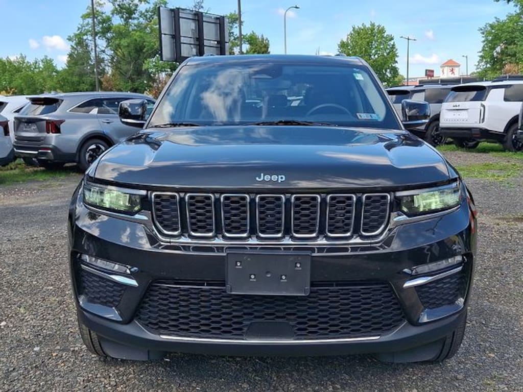 Used 2023 Jeep Grand Cherokee Limited SUV