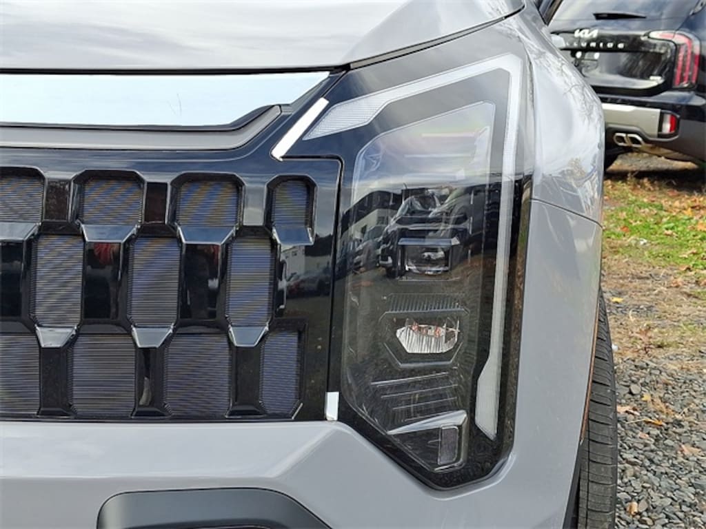 New 2026 Kia Sportage Plug-In Hybrid X-Line SUV