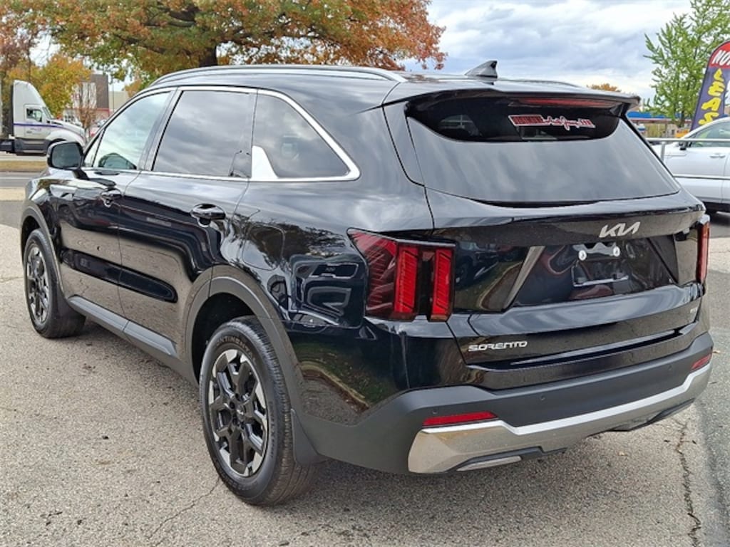 Certified 2025 Kia Sorento S SUV