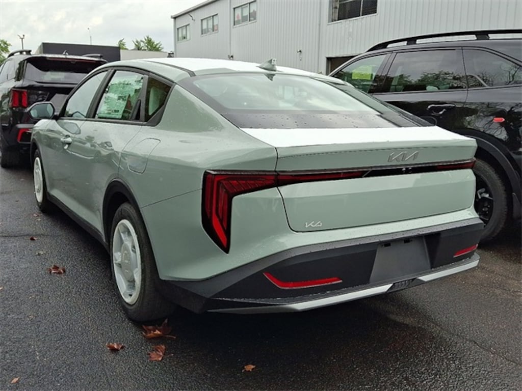 New 2025 Kia K4 LXS Sedan