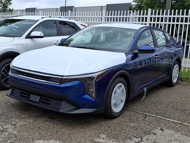 2025 Kia K4 LXS photo 2