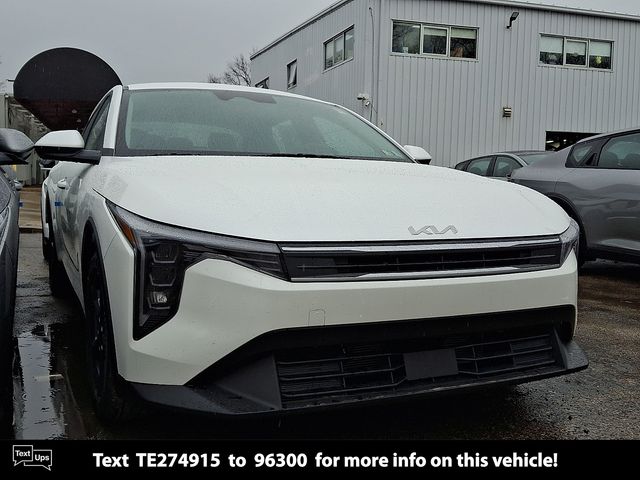 2026 Kia K4 LXS AT's photo