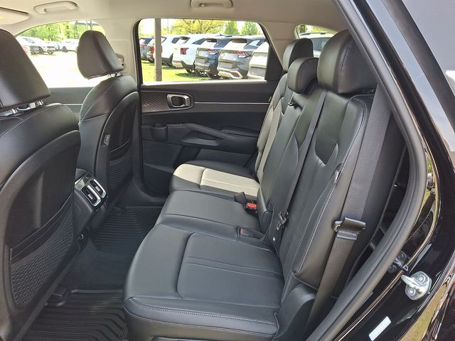 2026 Kia Sorento EX - Photo 11