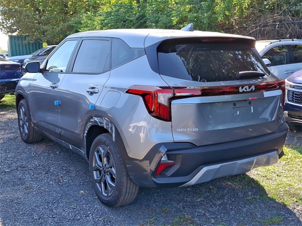 New 2026 Kia Seltos LX SUV