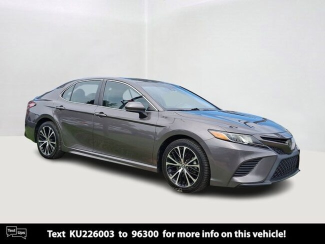 2019 Toyota Camry SE Sedan