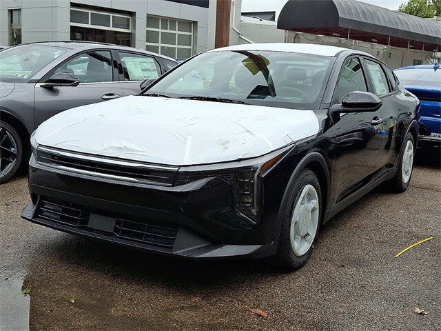 2025 Kia K4 LXS photo 3