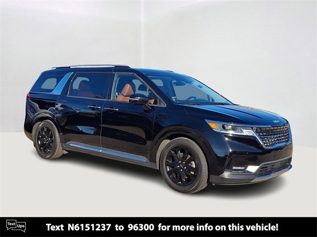 2022 Kia Carnival SX's photo