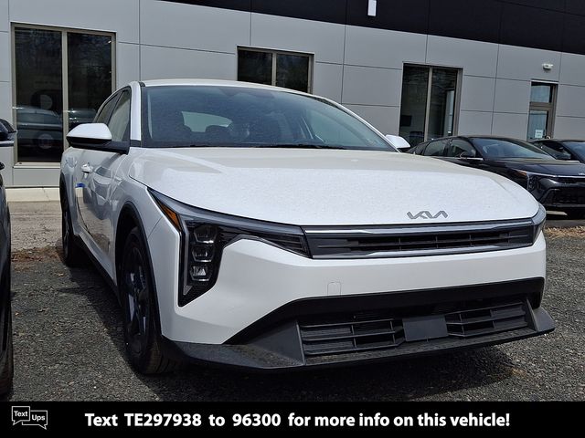 2026 Kia K4 LXS AT's photo