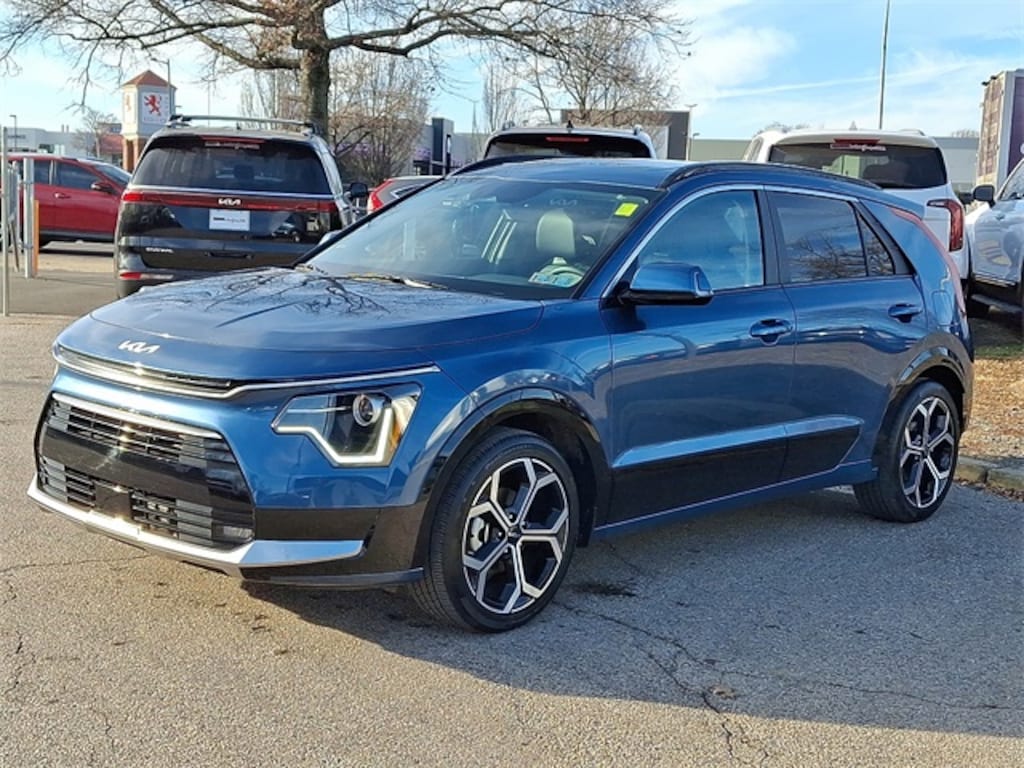 Certified 2025 Kia Niro EX SUV